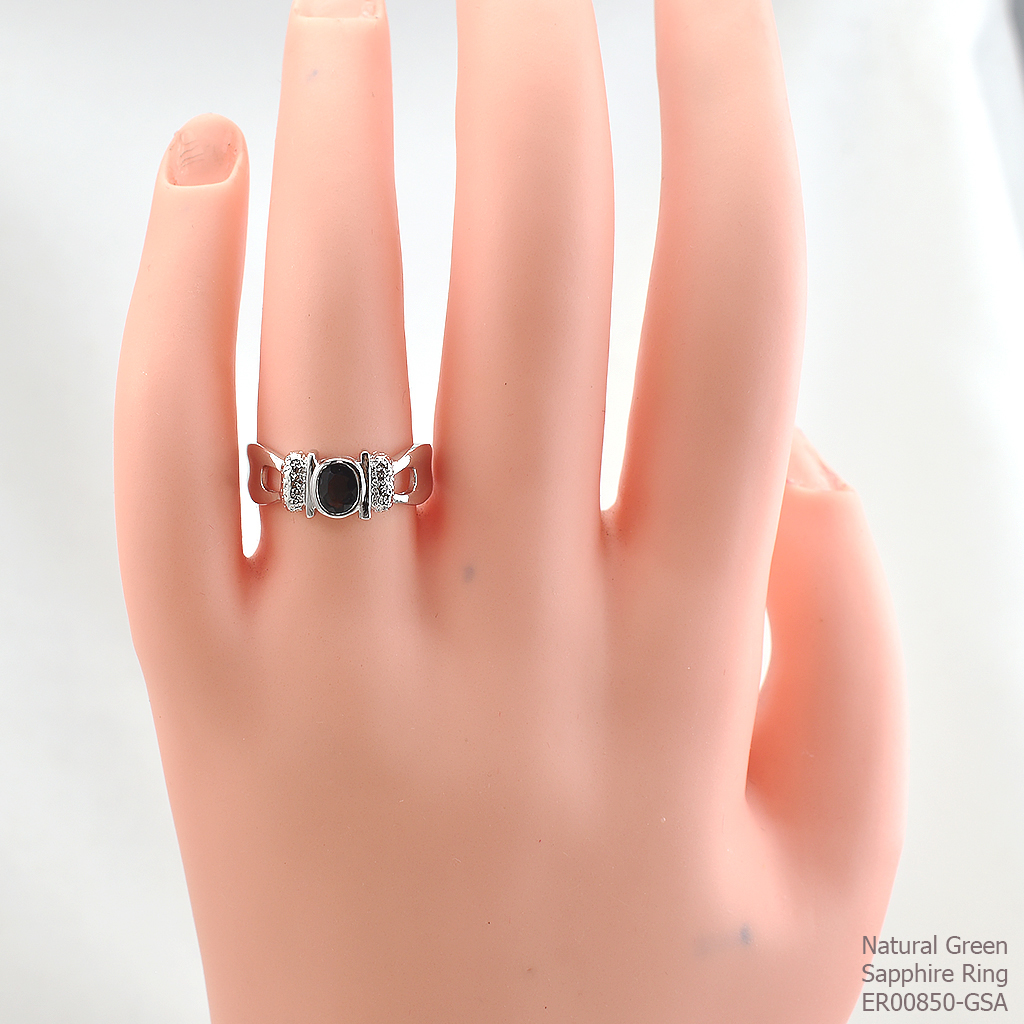 SKJewelryFactory พลอยจันทบุรี แหวนเงินแท้ 92.5% ฝังพลอยเขียวส่องแท้ ER00850-GSA