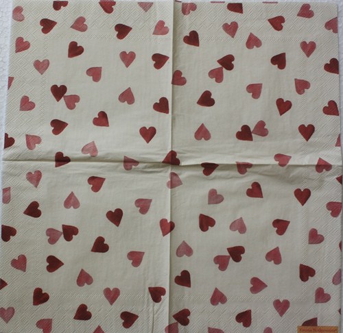 แนวภาพ Valentine หัวใจแดงชมพู บนพื้นครีม กระดาษแนพกิ้นสำหรับทำงาน เดคูพาจ Decoupage Paper Napkins ขนาด 33X33cm