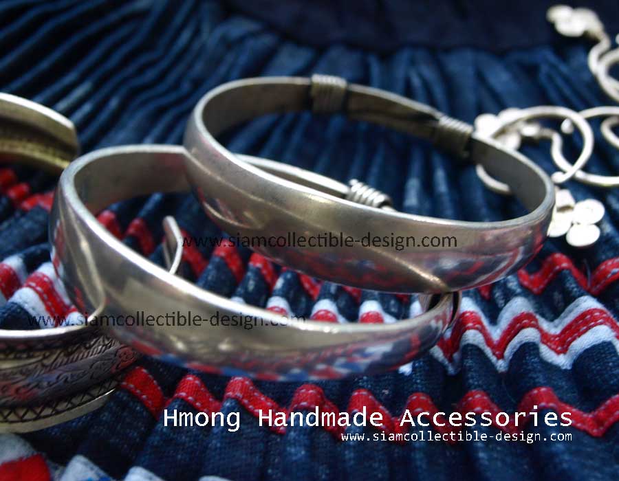 กำไลเงินจากม้งจีน HSB004/ A couple Dragon hmong Tribe Bangle HSB004