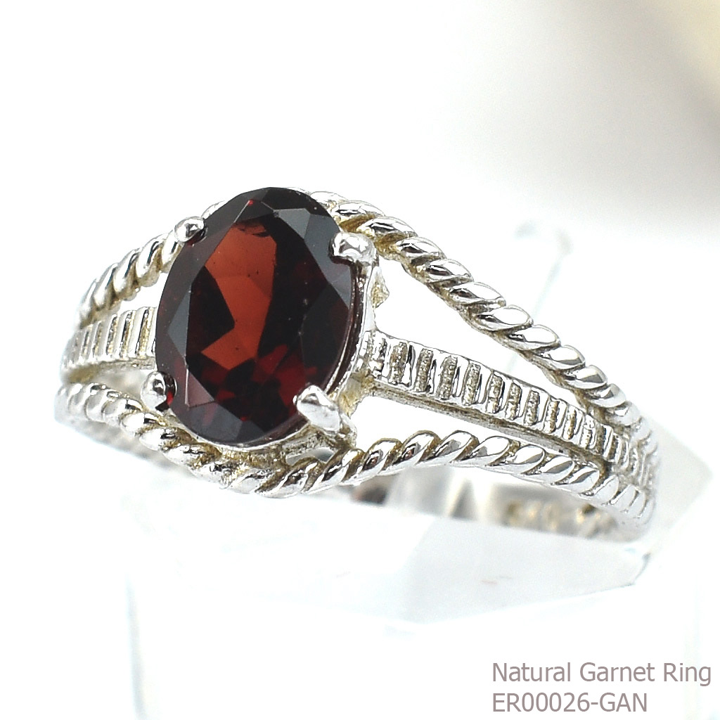 SKJewelryFactory แหวนหญิงเงินแท้ 92.5% ฝังพลอยโกเมนแท้ ER00026-GAN แดง