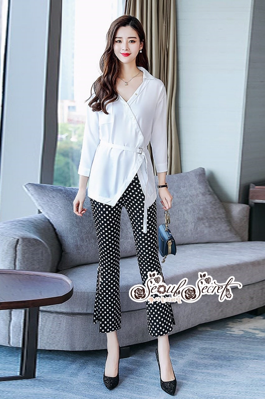 เสื้อผ้าเกาหลี พร้อมส่ง เสื้อเชิ้ตทรงเฉียงกับกางเกงลายจุด