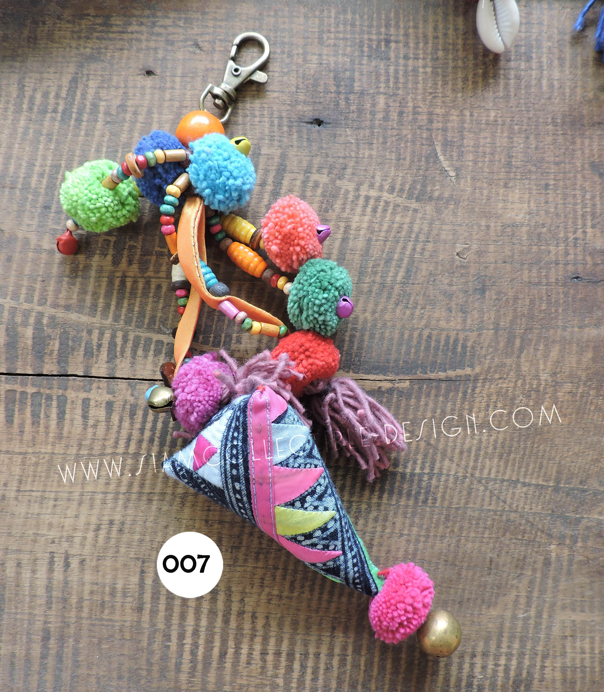 พวงห้อยกระเป๋า 007 B / Bag Charm 007 B