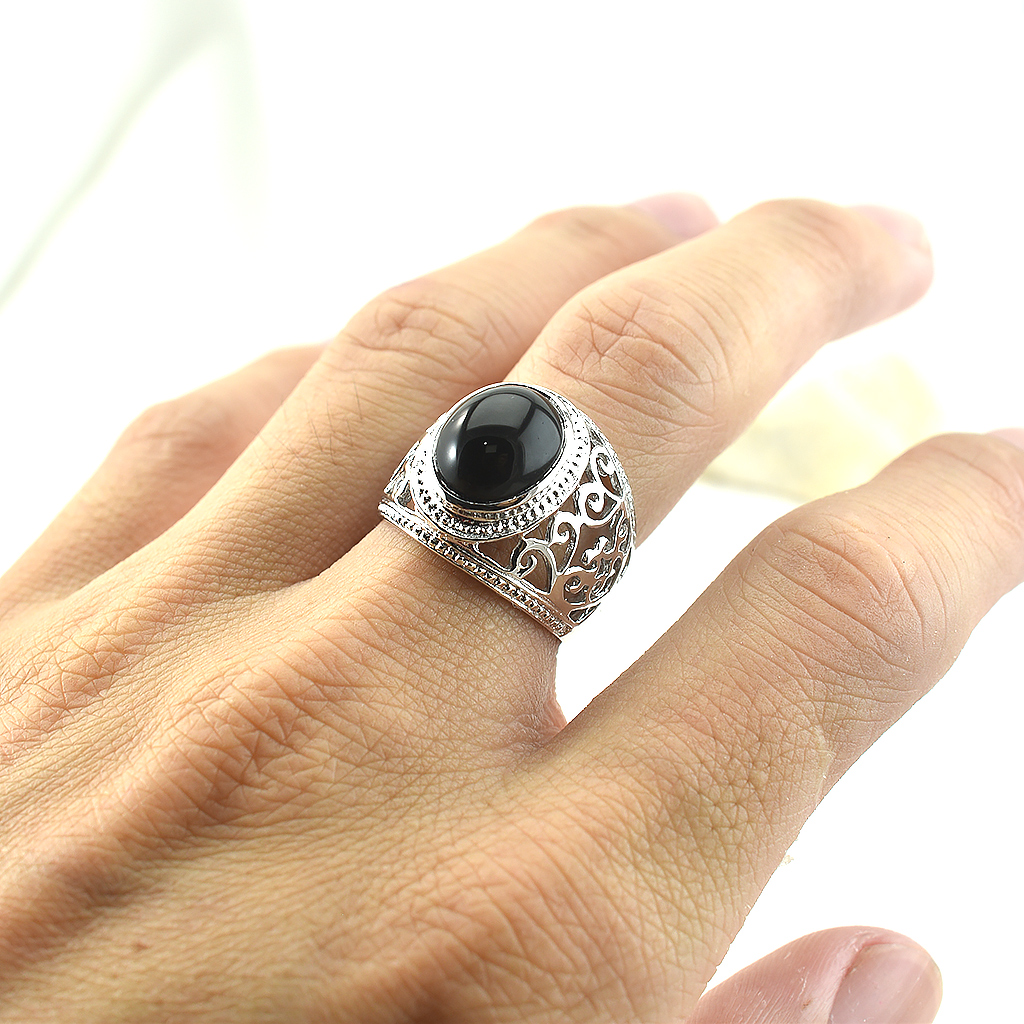 SKJewelryFactory แหวนชาย นิลแท้ ด้านข้างฉลุลาย ใส่สบาย ไม่อับนิ้ว MR00494-ONC