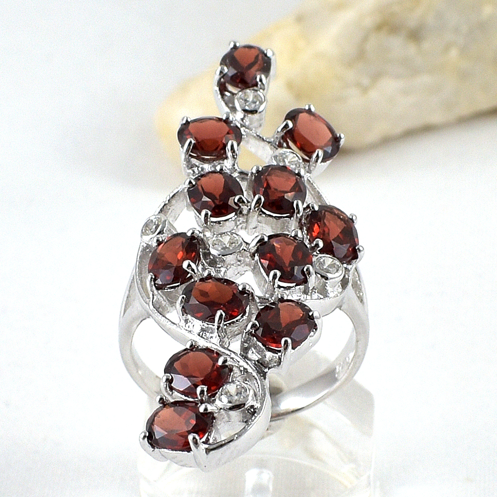 SKJewelryFactory แหวนพลอยโกเมนแท้ วงนี้เหมาะใส่นิ้วกลาง และนิ้วชี้ ดีไซน์สวยเก๋ ER01205-GAN