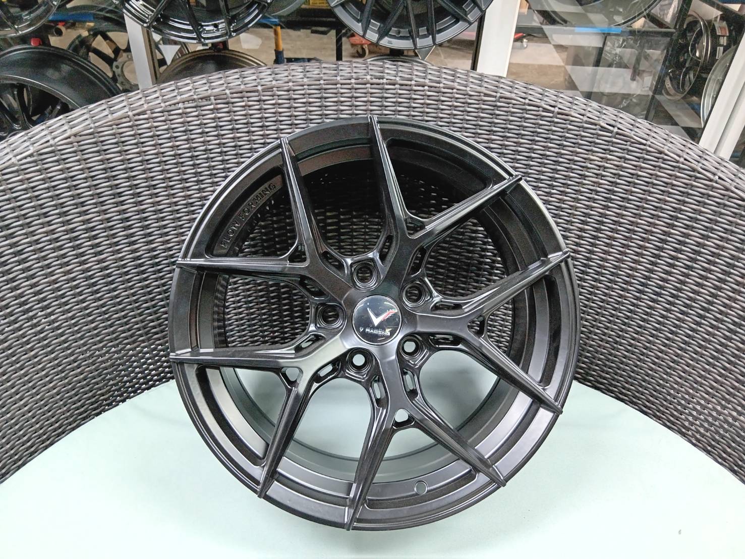 ล้อ V-racing WP083 ขอบ 17x7.5 5x112-114.3 ET35 สีดำด้าน MB ล้อเบา Flowforming *ราคาต่อวง