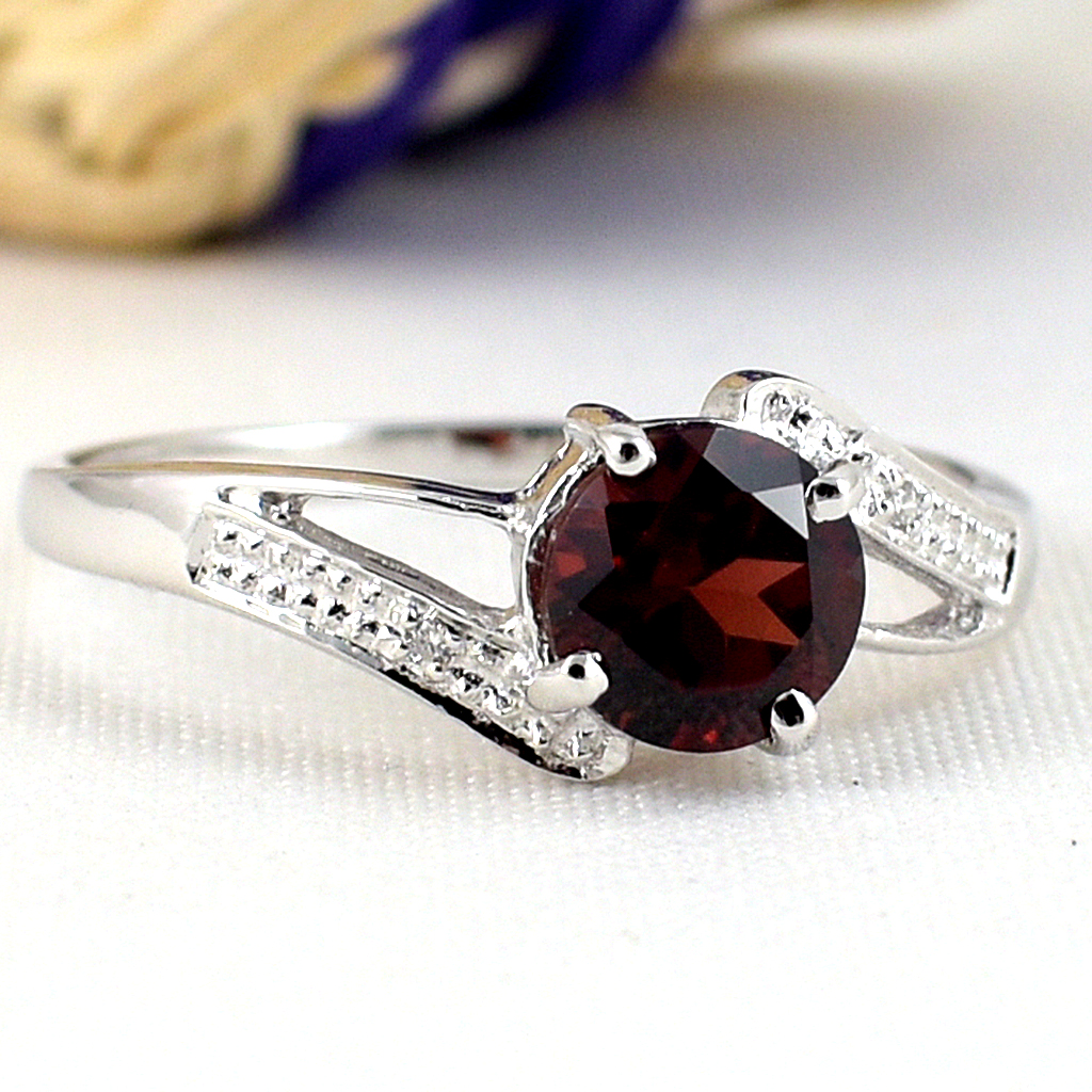 SKJewelryFactory แหวนพลอยกลม พลอยโกเมนแท้ ER02415-GAN