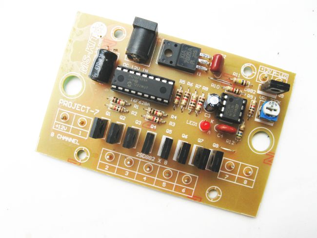 โครงงาน 7 (วงจรไฟวิ่งอัตโนมัติ 8 ช่อง 5 รูปแบบ)