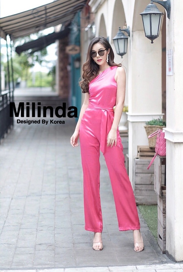 เสื้อผ้าเกาหลี พร้อมส่ง เสื้อไหล่เฉียง กับ กางเกง