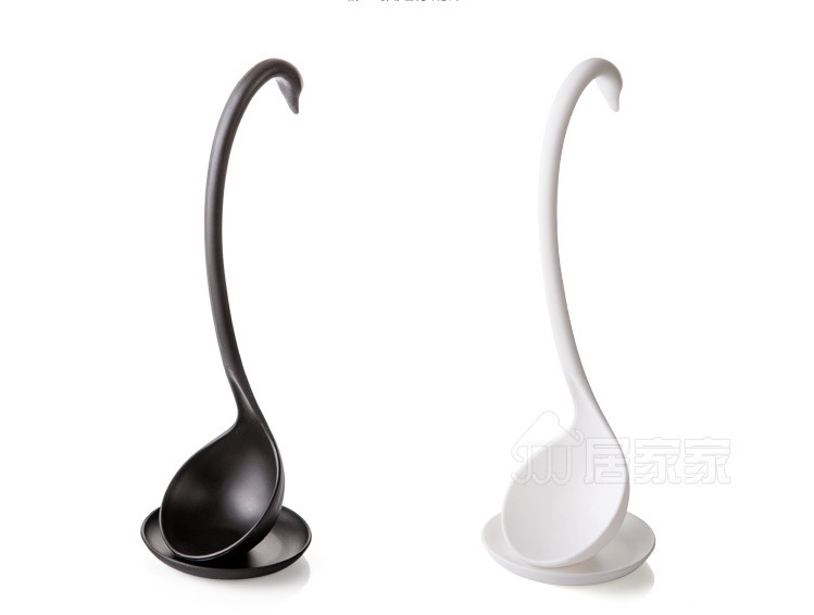 พร้อมส่ง ทัพพียืนได้ พร้อมที่รอง รูปหงส์ Swan Ladle มีสีขาว กับดำ