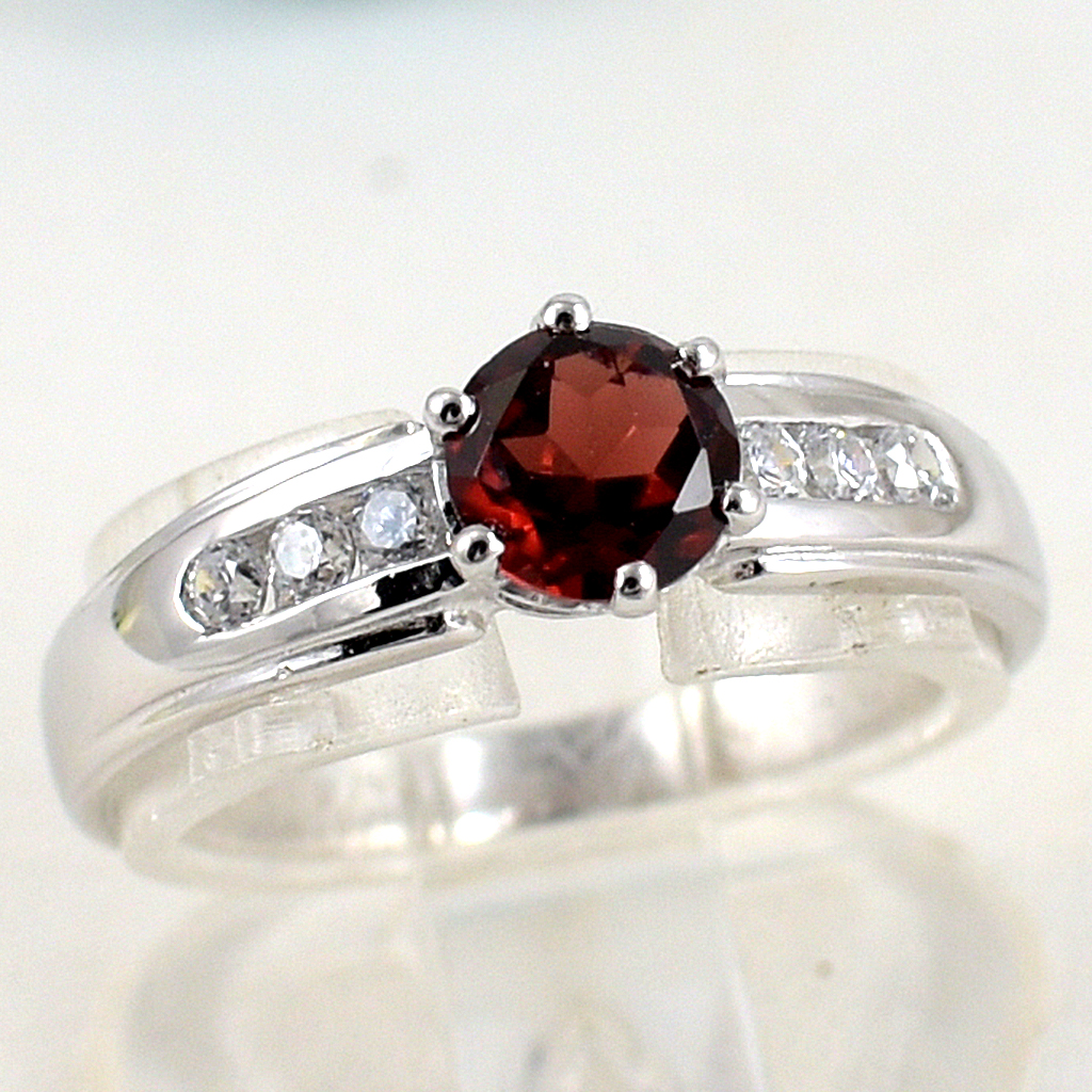 SKJewelryFactory แหวนโกเมนแท้ สไตล์แหวนหมั้น ตัวเรือนเงินแท้ ER00609-GAN