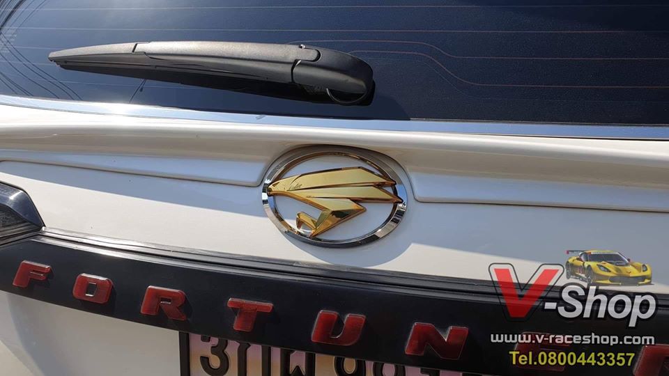 Fortuner Logo อินทรีย์ Harrier ท้าย