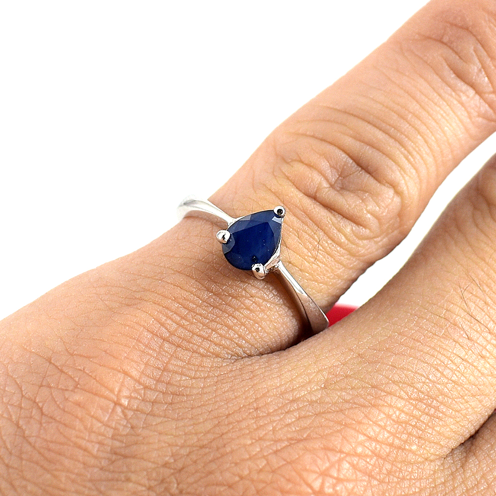 SKJewelryfactory แหวนหยดน้ำ พลอยไพลินแท้ สไตล์แหวนเม็ดเดี่ยว ER02440-BSA