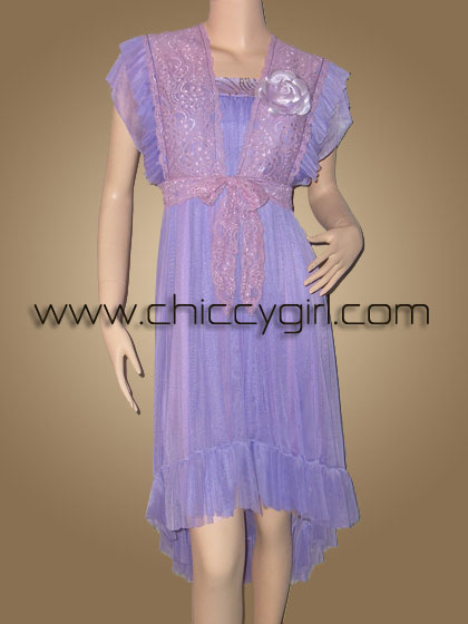 ชุดราตรีเกาะอก แต่งแถบเลื่อมที่ขอบอก ชายด้านหลังยาว สีม่วง พร้อมเสื้อคลุม ดูน่ารัก