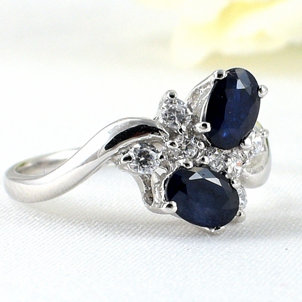 SKJewelryfactory แหวนไพลินแท้ แหวนพลอยคู่ ดีไซด์น่ารัก ER01016-BSA
