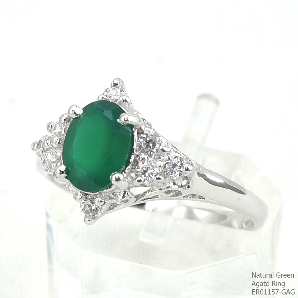 SKJewelryfactory แหวนพลอยกรีนอะเกทแท้ สีเขียวมรกตล้อมเพชร ER01157-GAG