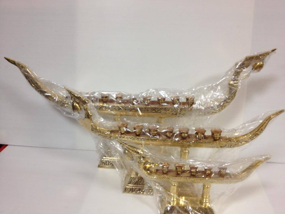 เชิงเทียนเรือหงษ์ (เรือสุพรรณหงษ์)