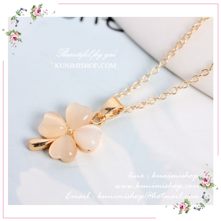  สร้อยสีทอง สีเงิน ลายโซ่ มาพร้อมจี้รูปใบโคลเวอร์ สวยหวาน สร้อยสวย ใส่ได้ทุกโอกาสคะ เป็นของขวัญของฝากได้คะ ขนาด : ความยาวของสร้อย 20 cm. ความยาวของจี้ 1.5 x 1.3 mm.