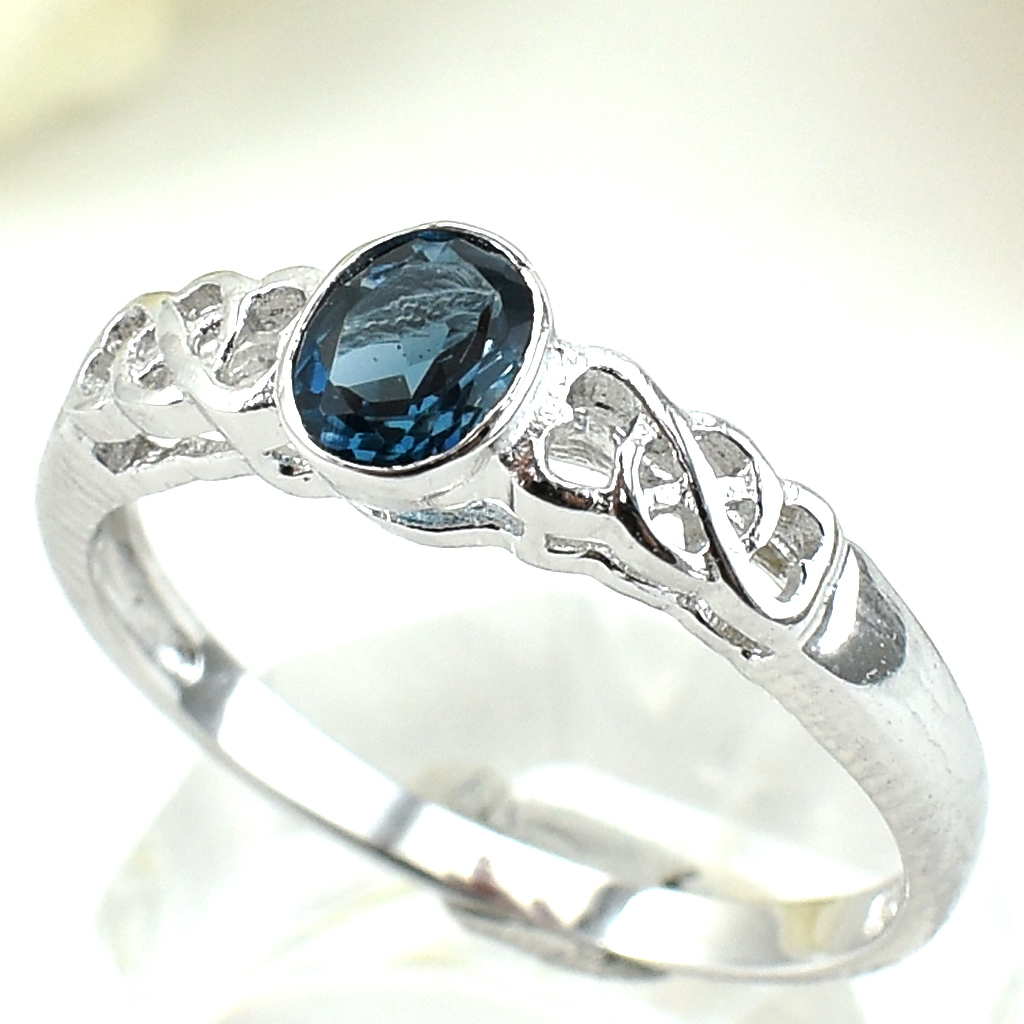 SKJewelryfactory แหวนเงินแท้ 92.5% ฝังพลอยลอนดอนบลูโทปาซแท้ สไตล์เเหวนพลอยเม็ดเดี่ยว ER01742-LBT