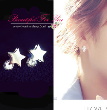 SK010 ต่างหูแฟชั่น ตุ้มหูสีเงิน รูปดาว ประดับด้วยเพชร สวยน่ารัก งานสวยคะ ขนาดยาว 1 ซม.