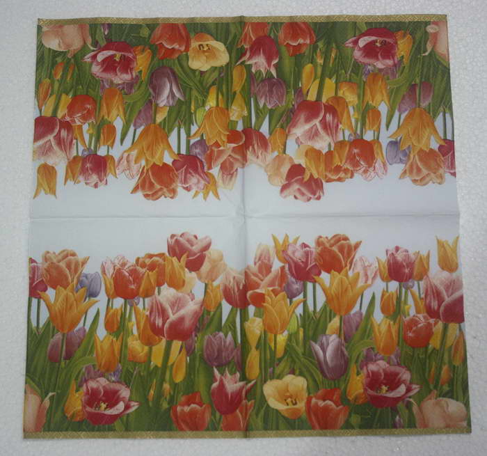 แนวภาพดอกไม้ ดอกทิวลิป Tulip หลากสี เป็นภาพครึ่งแผ่น กระดาษแนพกิ้นสำหรับทำงาน เดคูพาจ Decoupage Paper Napkins ขนาด 33X33cm