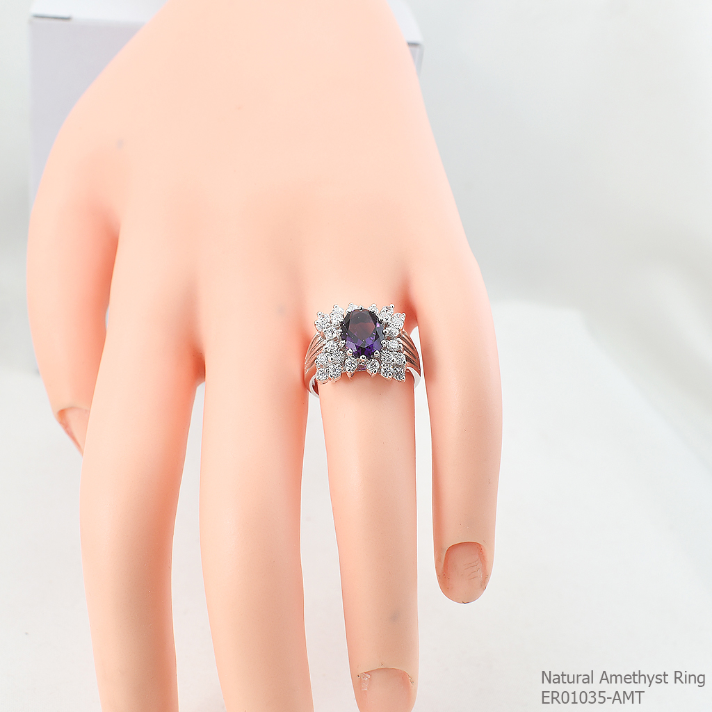 SKJewelryfactory แหวนเงินแท้ 92.5% ฝังพลอยแอมิทิสต์แท้ ดีไซน์เก๋ๆ วงนี้ใส่นิ้วกลางสวย ER01035-AMT
