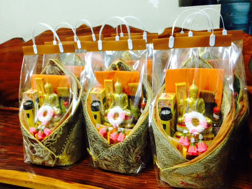 สังฆทานอาสนะ (พระสดุ้งมาร 5 นิ้ว) มีผ้าสบง