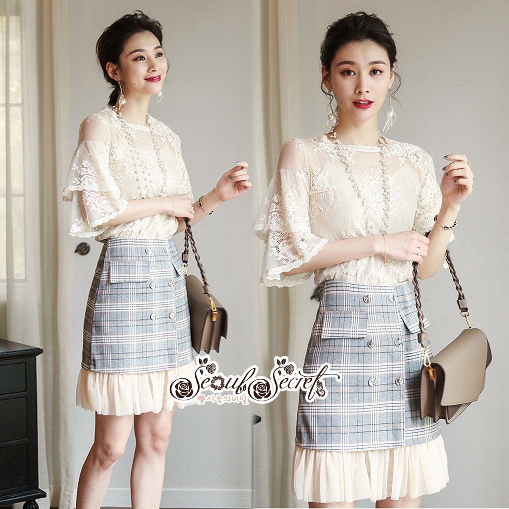 เสื้อผ้าเกาหลี พร้อมส่ง เนื้อผ้าทอลายลูกไม้
