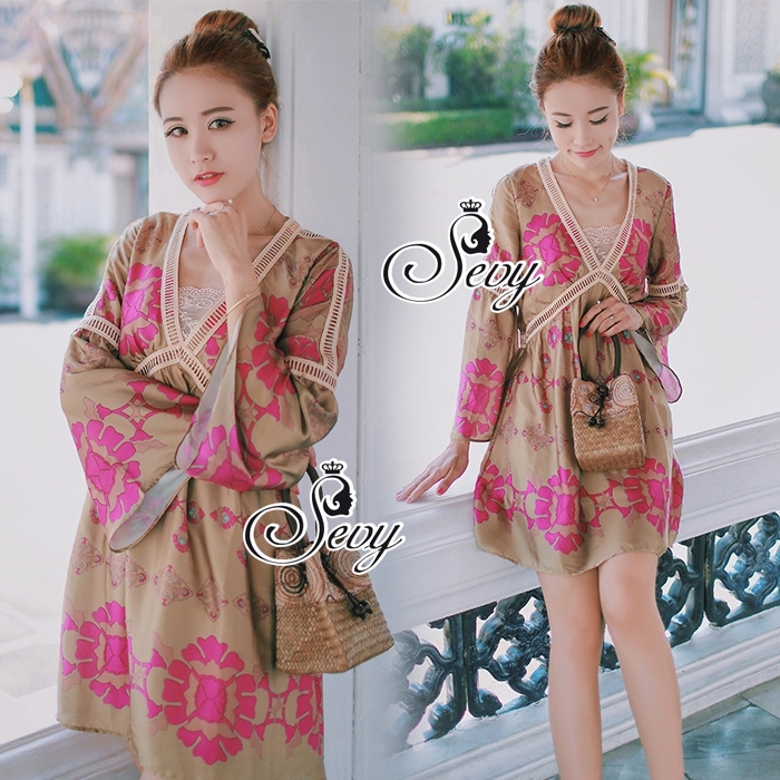 พร้อมส่ง เสื้อตัวยาวพิมพ์ลายสาวโบฮิเมี่ยน