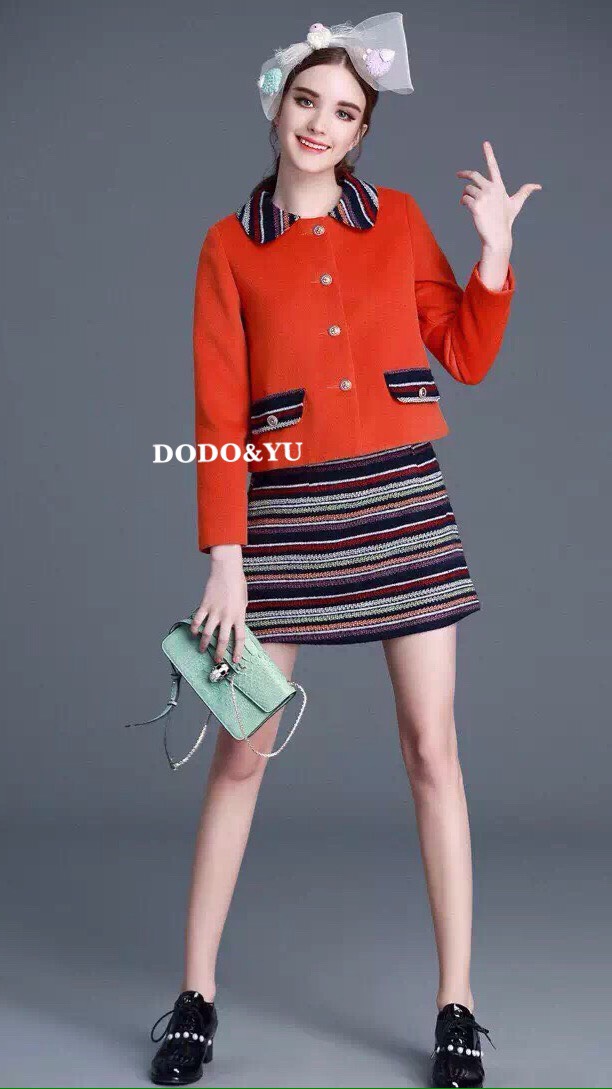 พร้อมส่ง เสื้อแจ็คเก็ตคอบัวกับกระโปรงทรง A ผ้าทอ