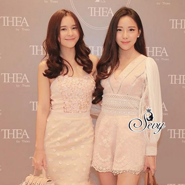 พร้อมส่ง เพลย์สูทขาสั้นเนื้อผ้าทอลูกไม้