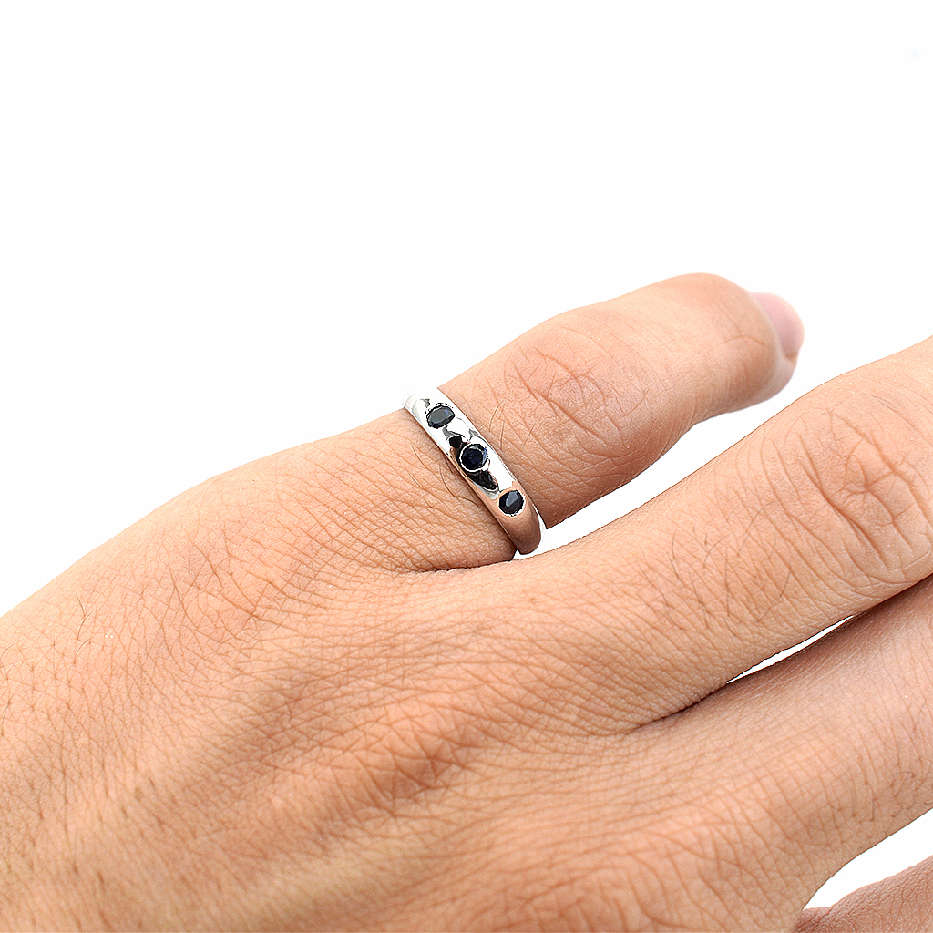 SKJewelryfactory แหวนเงินแท้ 92.5% ฝังพลอยไพลินแท้ สไตล์น่ารัก ER01661-BSA