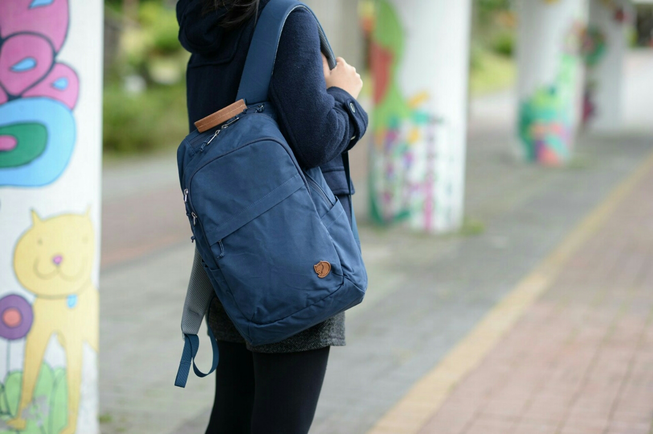 Fjallraven - RAVEN MINI เป้เด็ก ขนาด 7 ลิตร สีน้ำเงินเข้ม (์Navy)