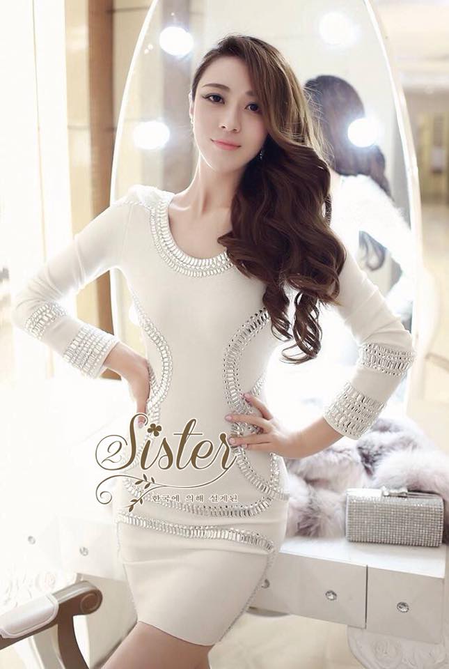 พร้อมส่ง เดรสหรูประดับเพชรทั้งตัว งานพรีเมียม