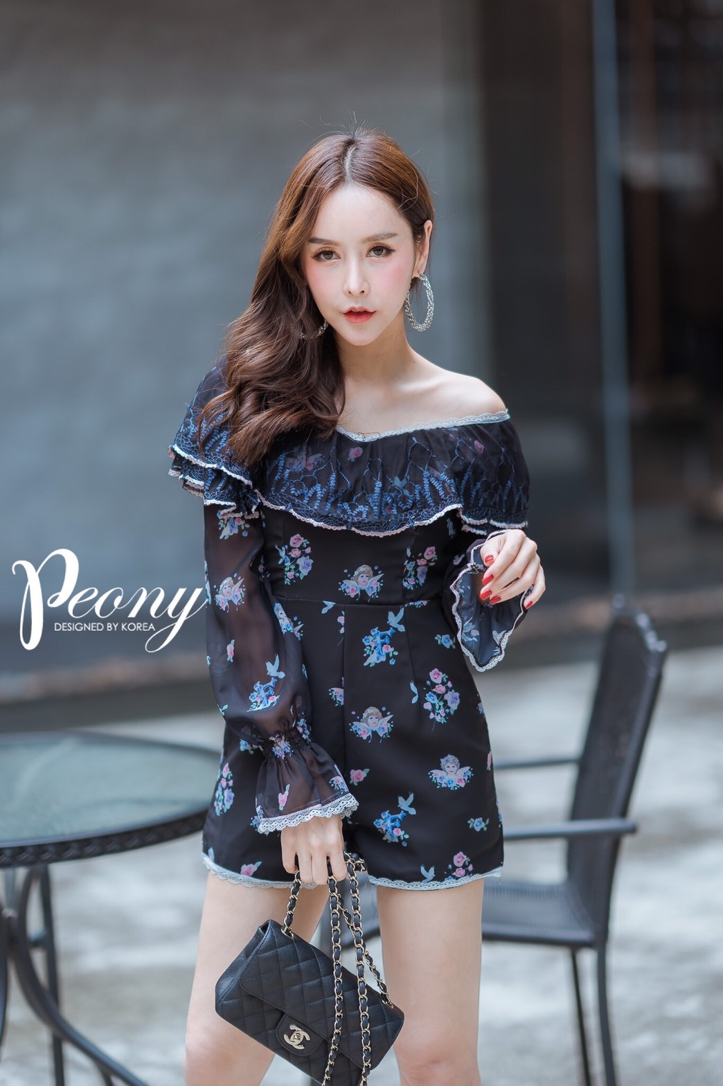 เสื้อผ้าเกาหลี พร้อมส่ง จั๊มสุท แขนยาวพิมพ์ลายแต่งลูกไม้