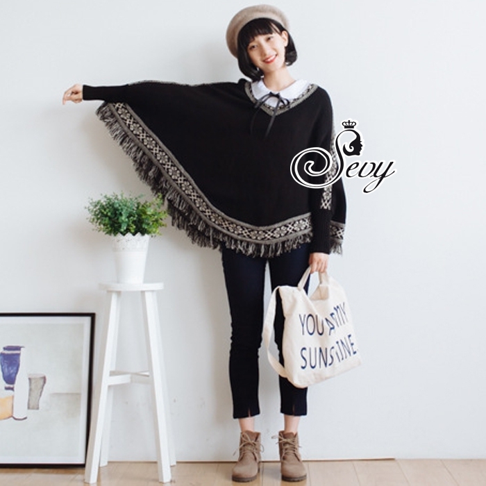 พร้อมส่ง เสื้อถักไหมพรมเล่นชายเฉียงดีเทลประดับไหมพรมเรียงเป็นพู่