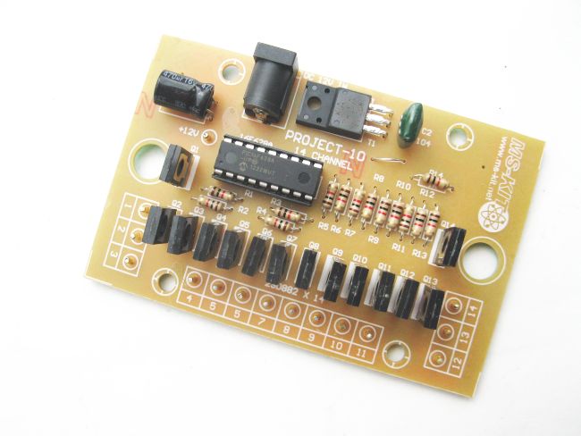 โครงงาน 10 (วงจรไฟวิ่งอัตโนมัติ 14 ช่อง 8 รูปแบบ)