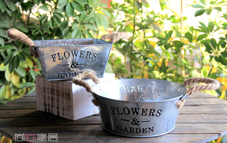 Pre-Order กระบะต้นไม้ สังกะสีปั้มลายนูน Flowers & Garden หูเชือกปอ มี 4 ทรง Zakka
