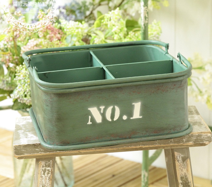 Pre-Order ตระกร้าเหล็ก แบ่งช่อง มีหูหิ้ว ทำสีเก่า Zakka