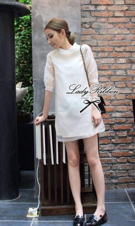 พร้อมส่ง มินิเดรสสีขาวแขนศอก ทรงป่องนิด