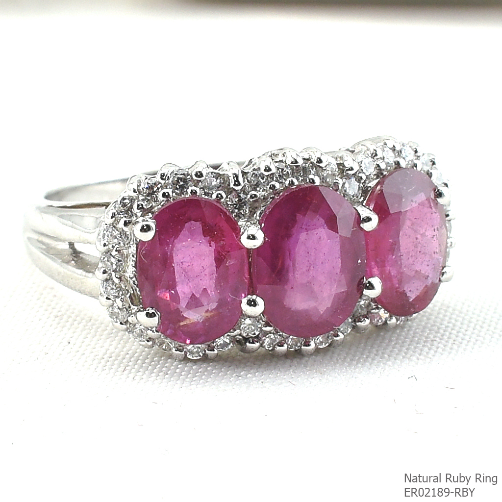 SKJewelryfactory แหวนเงินแท้ 92.5% ฝังพลอยทับทิมแท้ 3 เม็ด ประดับด้วยเพชร ER02189-RBY