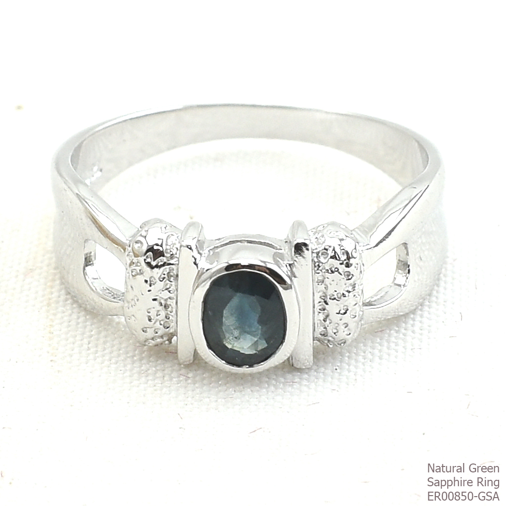 SKJewelryFactory พลอยจันทบุรี แหวนเงินแท้ 92.5% ฝังพลอยเขียวส่องแท้ ER00850-GSA