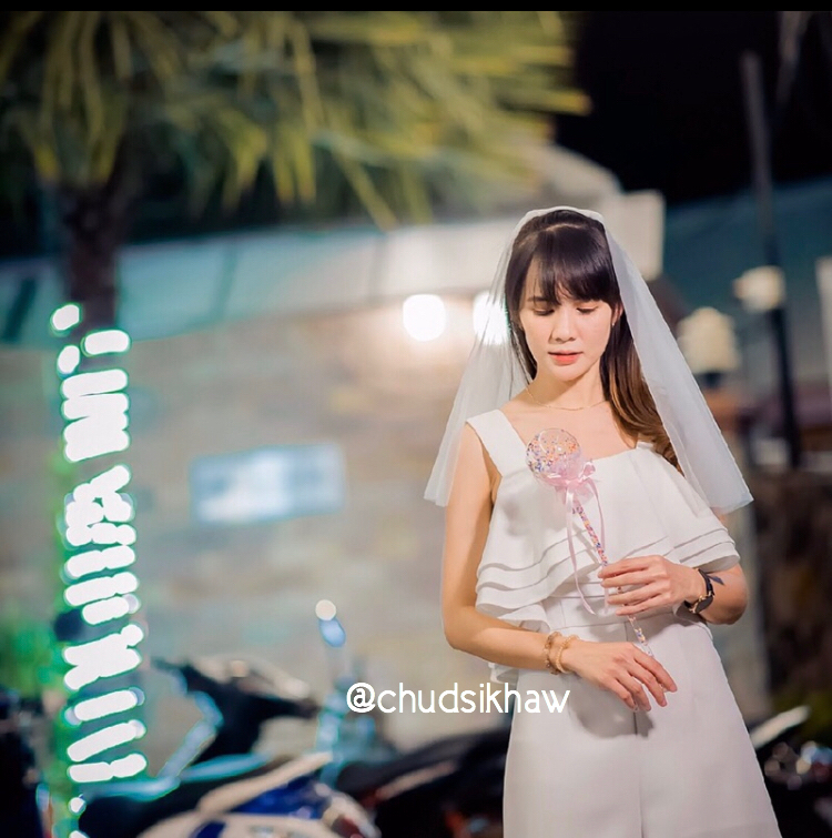 ผ้าคลุมเจ้าสาวสีขาวนวล ยาว 55-60 cm. Minimal Veil (คลุมหน้าได้)