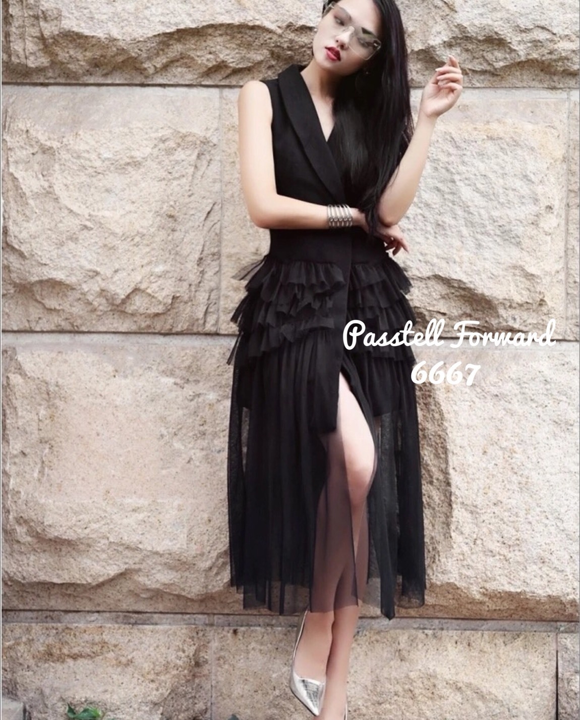 เสื้อผ้าเกาหลี พร้อมส่ง เสื้อ ตัวยาว แต่งระบายชั้นต่อผ้ามุ้ง