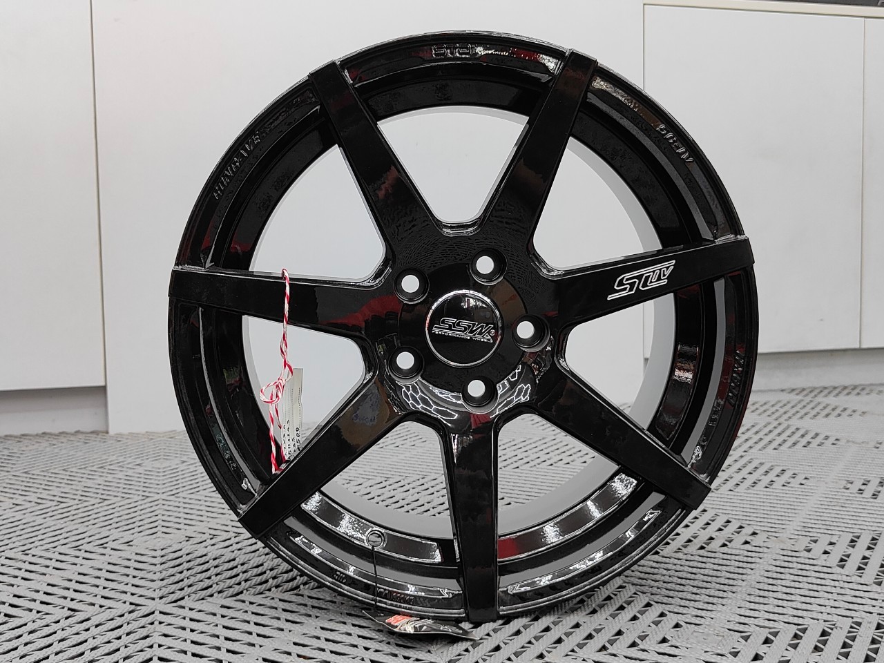 ล้อ SSW S304 ขอบ 17x8.0 5x114.3 ET35 สีดำเงา *ราคาต่อวง