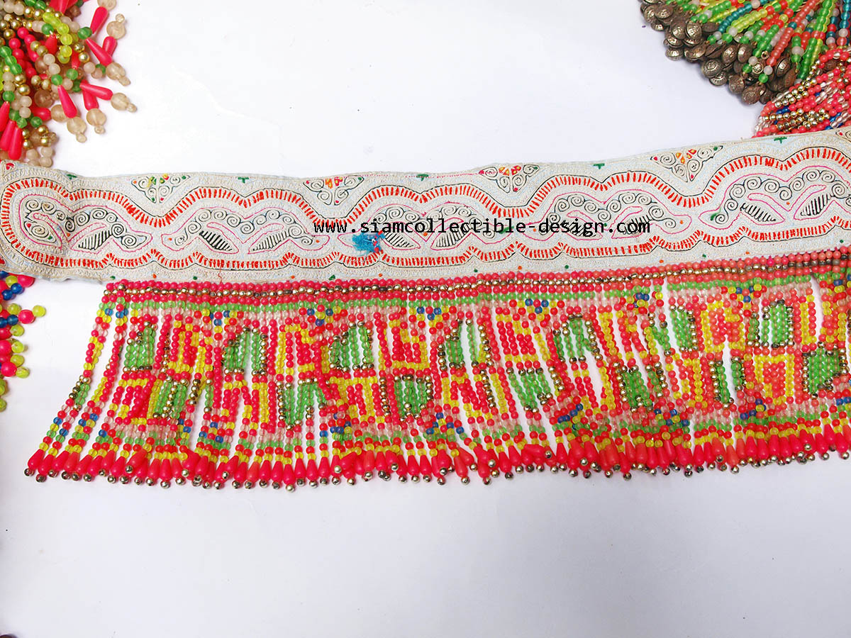ผ้าคาดเอวลูกปัดจากม้งจีน M/ Vintage Hmong Fabric hand made beaded M