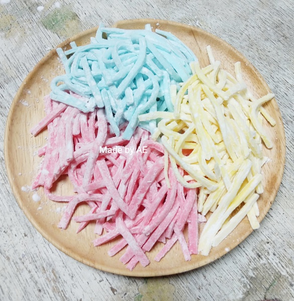 เปิดรับออเดอร์แล้วจ้า 🛒 เส้นลอดช่องสีพาสเทล / ครองแครง ทำสดใหม่
