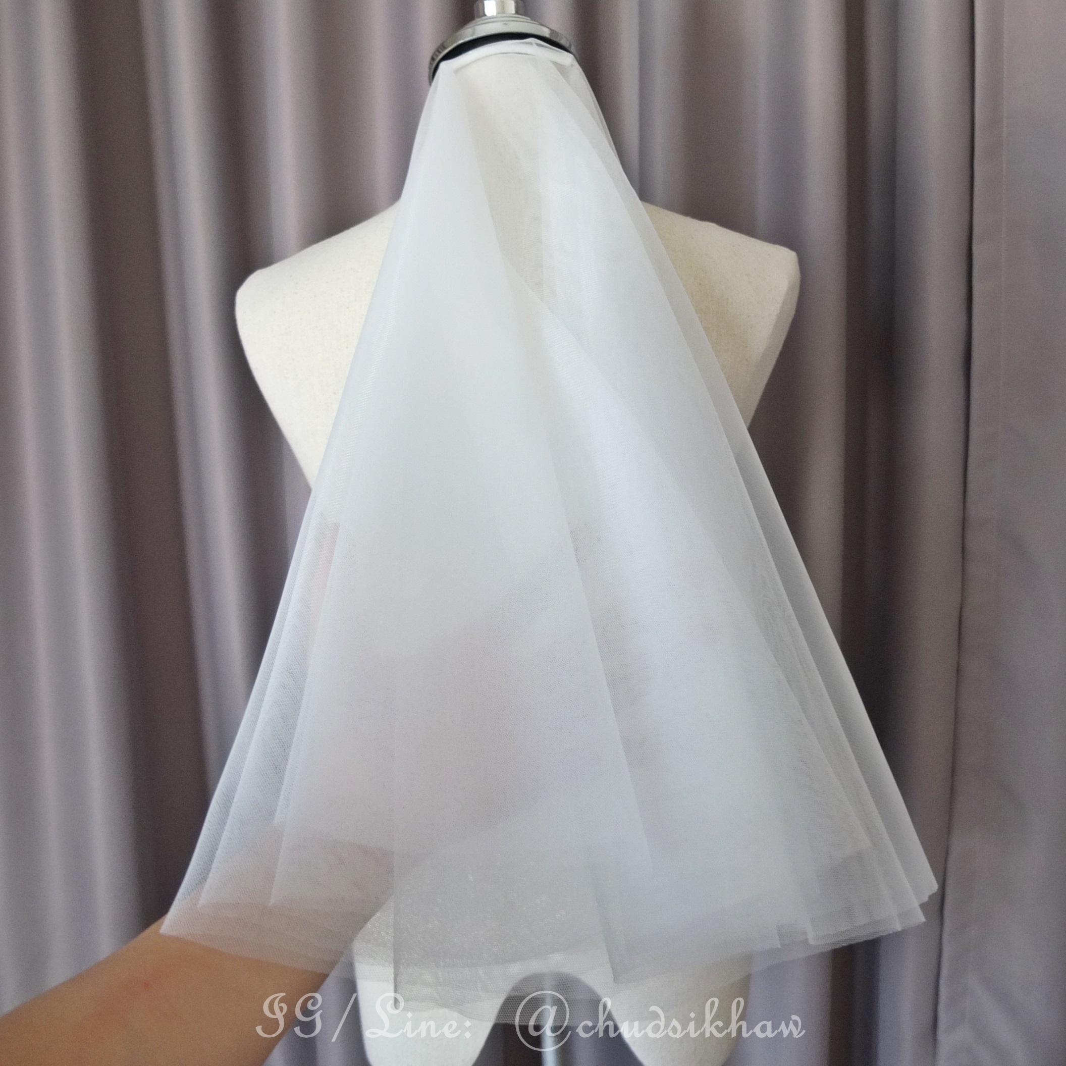 ผ้าคลุมเจ้าสาวสีขาวนวล ยาว 55-60 cm. Minimal Veil (คลุมหน้าได้)