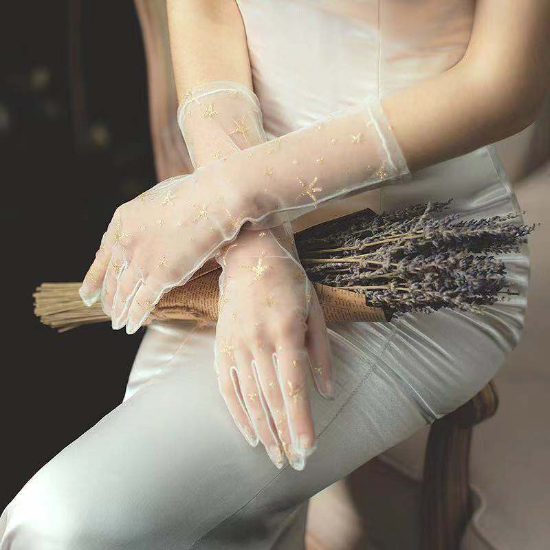ถุงมือสีแชมเปญ ลายดาว ยาว 30 ซม.