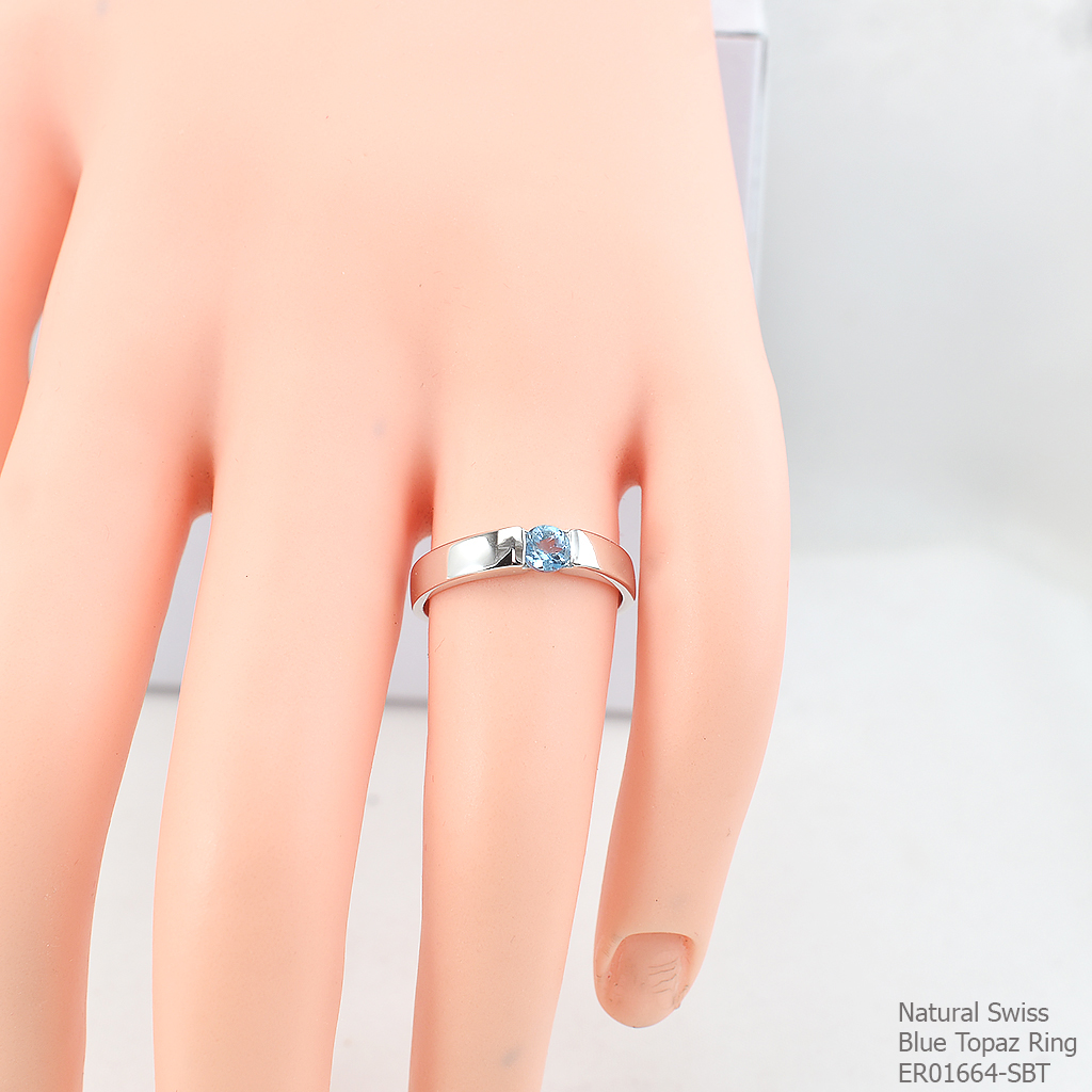 SKJewelryfactory แหวนเงินแท้ ฝังพลอยสวิสบลูโทปาซแท้ ดีไซด์เรียบเก๋ ER01664-SBT