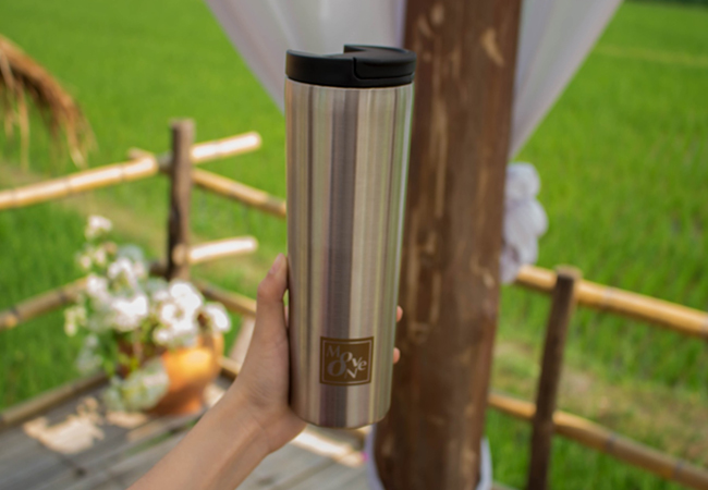 ขวดน้ำเก็บความร้อน ความเย็นแบบฝาสูญญากาศ กันน้ำหกได้ 100 %g เก็บความร้อนเย็นได้นาน ยี่ห้อ Move On ขนาด 16 Oz.